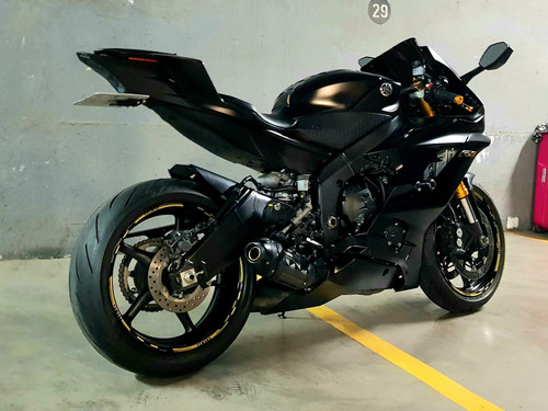 Imagen 2 de 8 de Yamaha R6