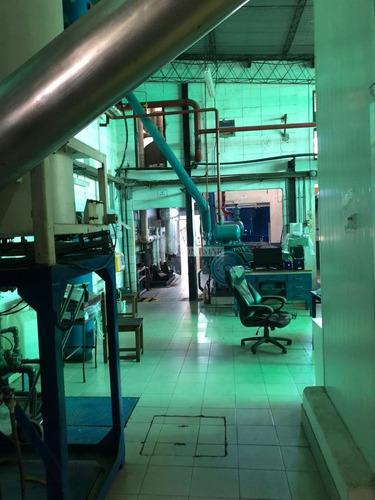 Imagen 6 de 20 de Local Galpon Deposito Industria Nuevo París Emancipacion Con Toda La Maquinaria Y Demás!
