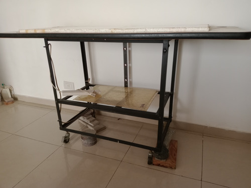 Mesa De Trabajo Taller Ruedas Con Trabas. Solo Retiros (Usado)