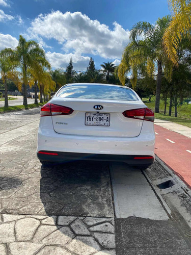 Imagen 4 de 14 de Kia Forte 2.0 Ex Mt 2018