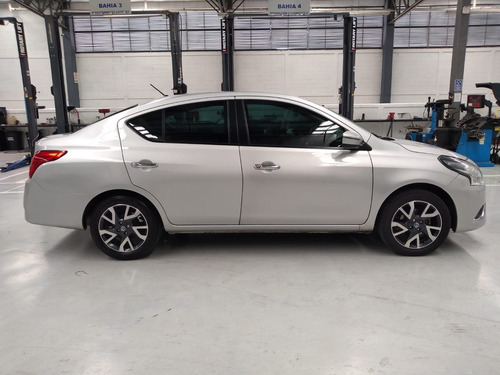 Imagen 8 de 15 de Nissan Versa 2017 1.6 Exclusive Navi At