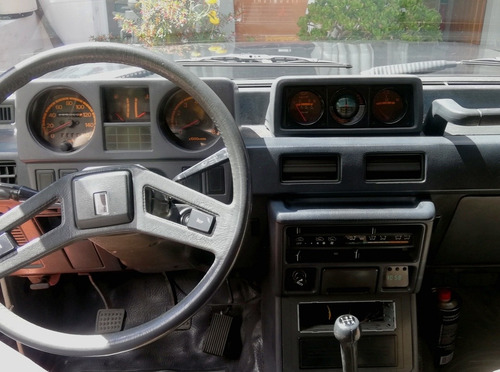 Mitsubishi Montero 1986 2.6 L042 Lona