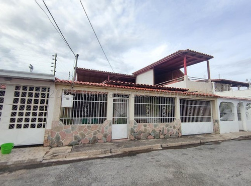 Cómoda Y Acogedora Casa En Venta Urb. Valle Lindo, Turmero 23-31004 Hc