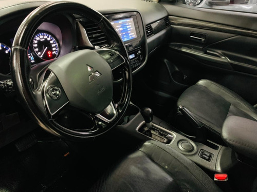 Imagem 8 de 15 de Mitsubishi Outlander - 2015/2016 2.0 16v Gasolina 4p Automá