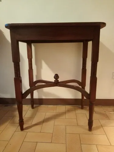 Mesa De Madera Barnizada (Usado)