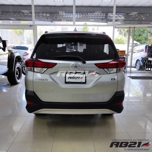 Imagen 5 de 11 de Toyota Rush G