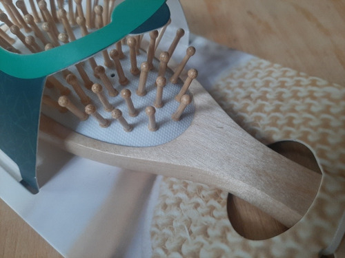 Peine De Cerdas Suaves Para Cabello Fino Y Delicado