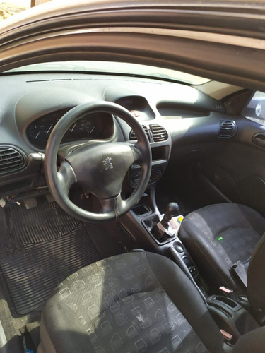 Imagem 2 de 4 de (18) Sucata Peugeot 206 1.4 2005 (retirada Peças)