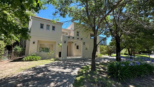 Dueño Directo Vende - Casa 8 Ambientes Barrio St. Matthew's - Pilar