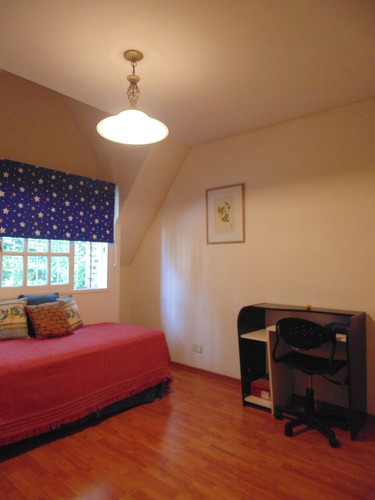 Imagen 16 de 24 de Venta Casa En Martínez Con Jardín Y Garaje
