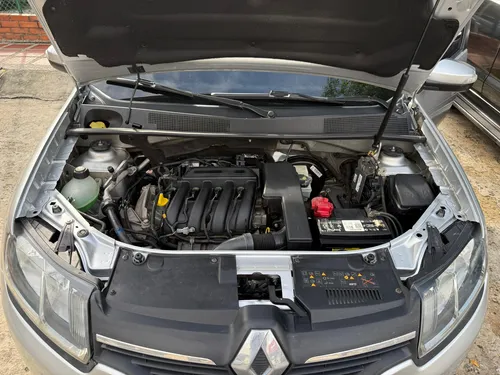 Renault Logan 1.6 Privilege / Intens