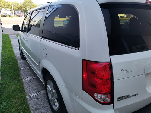 Imagen 11 de 14 de Dodge Caravan Stx Color Blanco 2017 At