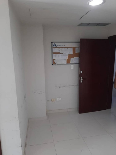 Imagen 6 de 11 de Oficina En Alquiler En El Centro Comercial Concepto La Granja Naguanagua Carabobo