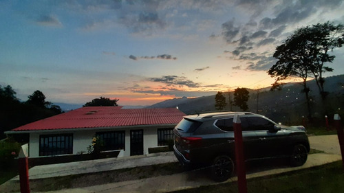 Casa Finca De 2800m2, Silvania, Cundinamarca