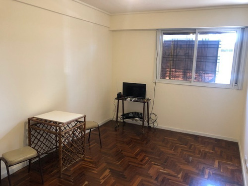 Imagen 2 de 11 de 2 Amb Al Frente Con Patio - Bajas Expensas - Muy Buen Estado