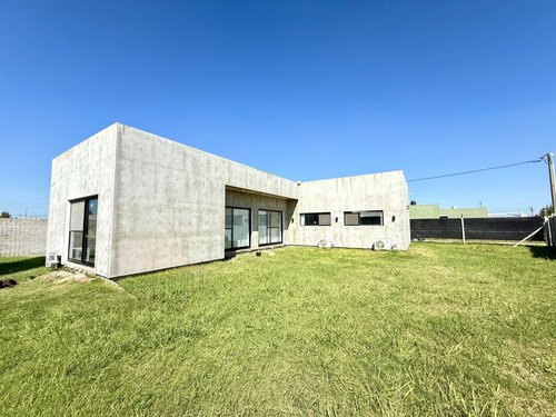 Venta De Casa 2 Dormitorios En Máximo Paz, Cañuelas