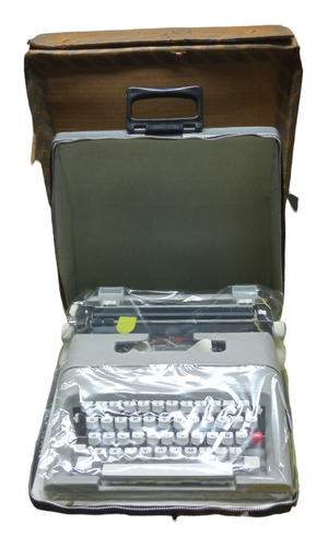 Máquina De Escribir Olivetti Lettera 35