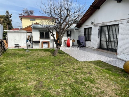 Casa En Venta De 4 Dorm. En Las Condes