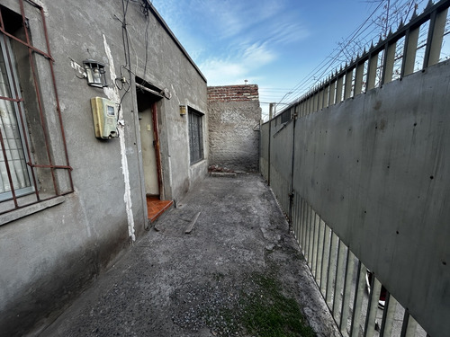Calle Pedro Aguirre Cerda, Metro Santa Rosa (74923)