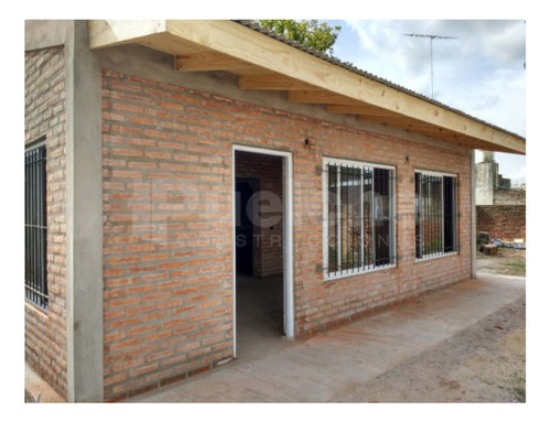 Venta De Casa -monoambiente - Venta Oportunidad Unica - Construcción En Ladrillo. 