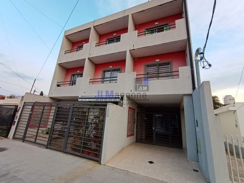 Imagen 2 de 14 de Departamento 2 Ambientes Planta Baja Con Patio