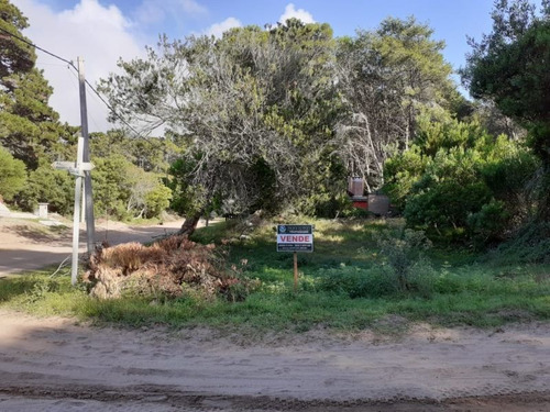 - Lote En Esquina Zona Residencial De Mar Azul - 270 M2 -