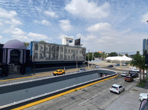 Local En Venta En Plaza Lapizlázuli