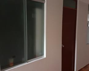 Alquilo Cuartos Ubicados Frente A La Puerta Nº 6 De La Uni (en La Misma Av. Tupac Amaru).