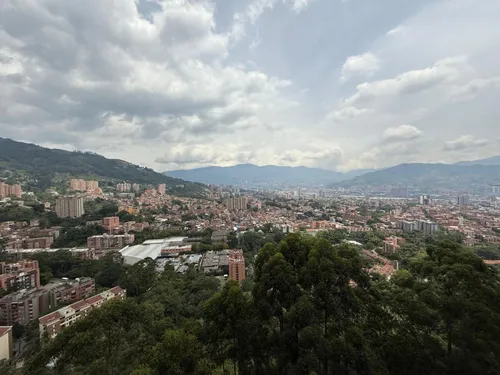 Apartamento En Arriendo/venta En Loma Del Escobero. Cod V24072