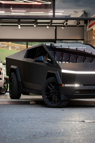 Tesla Cybertruck Foundation Series 2025