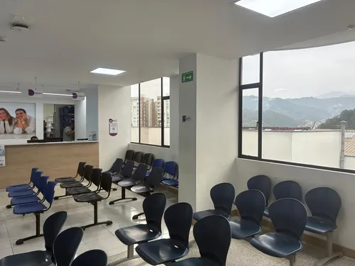 Local En Arriendo En La Avenida Santader Manizales (279062298).