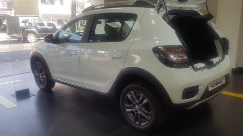 Renault Sandero Stepway Intens 1.6 Nafta 0km 2021