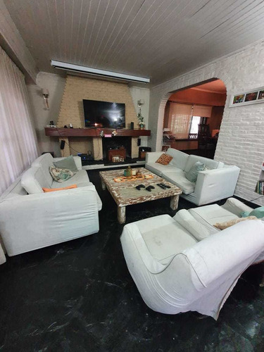 Imagen 4 de 14 de Hermoso Chalet 5 Ambientes Con Pileta En El Trebol
