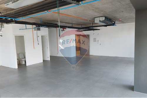 Oficinas En Planta Libre En Los Leones