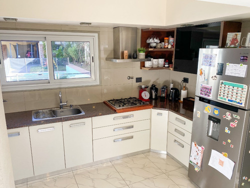 Venta Casa En Lote Propio Con Parque Y Piscina Villa Luzuriaga - Acepta Permuta!