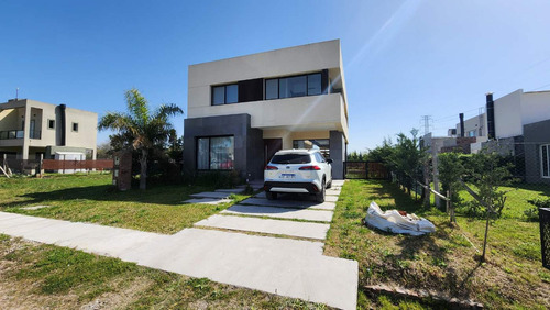 Casa Venta Barrio Cerrado Laguna Azul Ezeiza