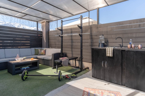 Disfruta De Vivir En Un Tríplex Con Terraza Y Quincho