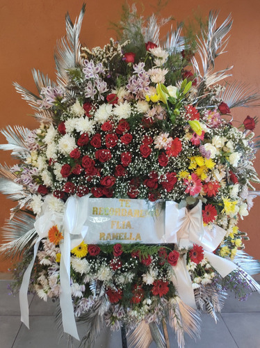 Corona Floral Empresarial N° 12 ,arreglos Florales Fúnebres