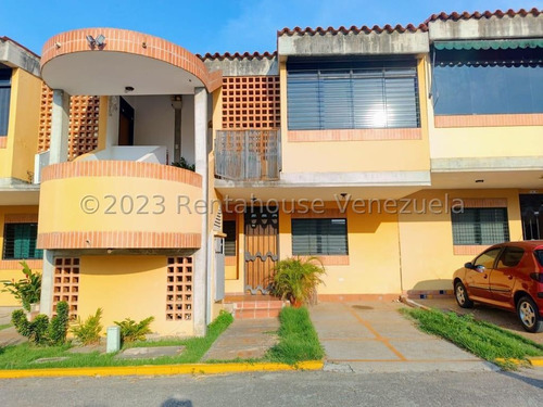 Apartamento En Venta Urb. Agua Viva De Cabudare Cod  2 - 4 - 1 - 3 - 9 - 6 - 0   Mp