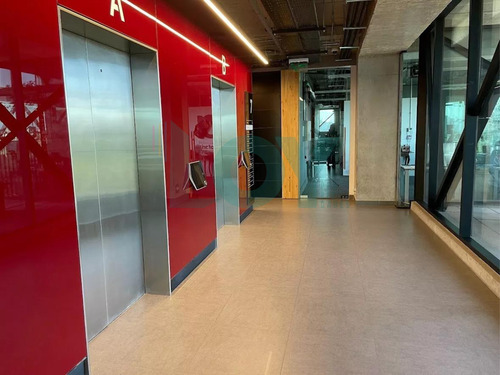 Arrienda Moderna Oficina 24,69 Mt2 Cerca Al Metro Baquedano.