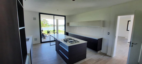 Imagen 8 de 19 de Hermosa Casa En San Matias Área 1 Al Agua