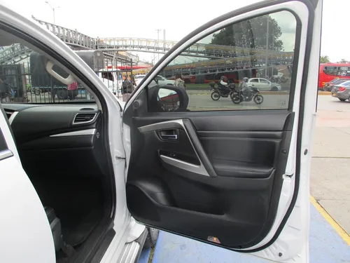 Mitsubishi Montero Sport 2.5 4x4 At Aa