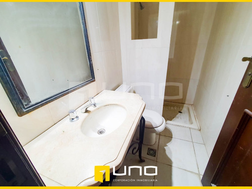 Imagen 5 de 11 de Barrio Fleig Hermosa Casa Con Piscina En Alquiler