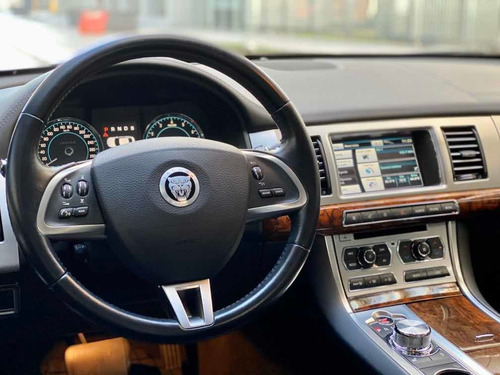 Jaguar Xf 3.0 V6 2012
