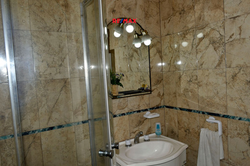 Oportunidad!! Casa En Dos Plantas + Local+ Parque!