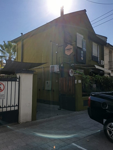 Casa En Venta De 5 Dorm. En Providencia