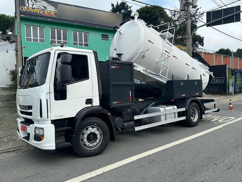 Tector 170e21 2019 Tanque Limpa Fossa Vacuo Sugador Baixo Km