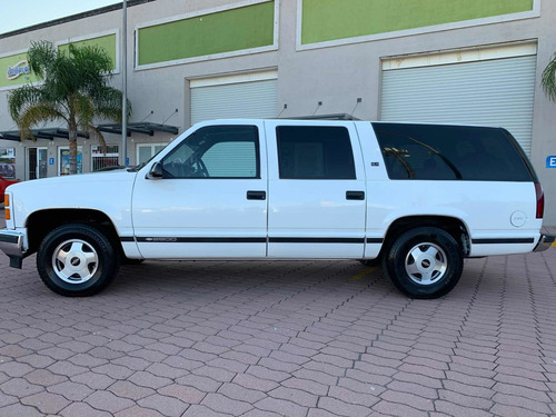Imagen 5 de 15 de Chevrolet Suburban 1999 M Piel Aac At