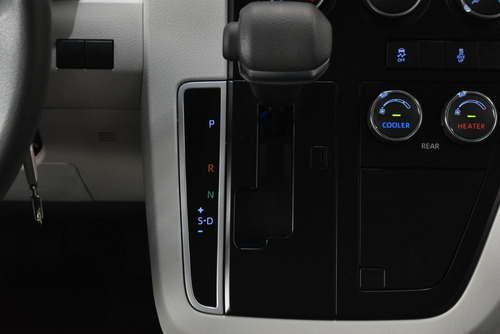 Imagen 13 de 21 de Toyota Hiace Commuter 2.8 Tdi 6at 14a 2022 - Car Cash