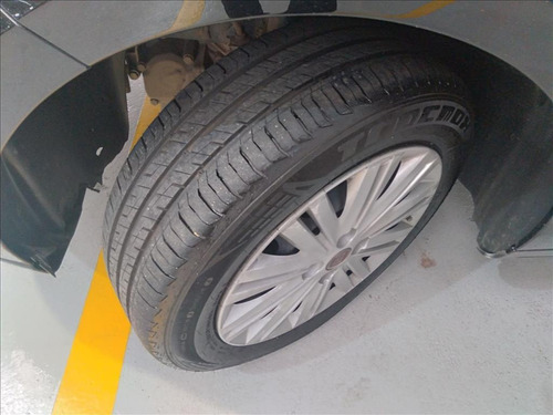 Imagem 12 de 14 de Grand Siena 1.4 Mpi Attractive 8v Flex 4p Manual